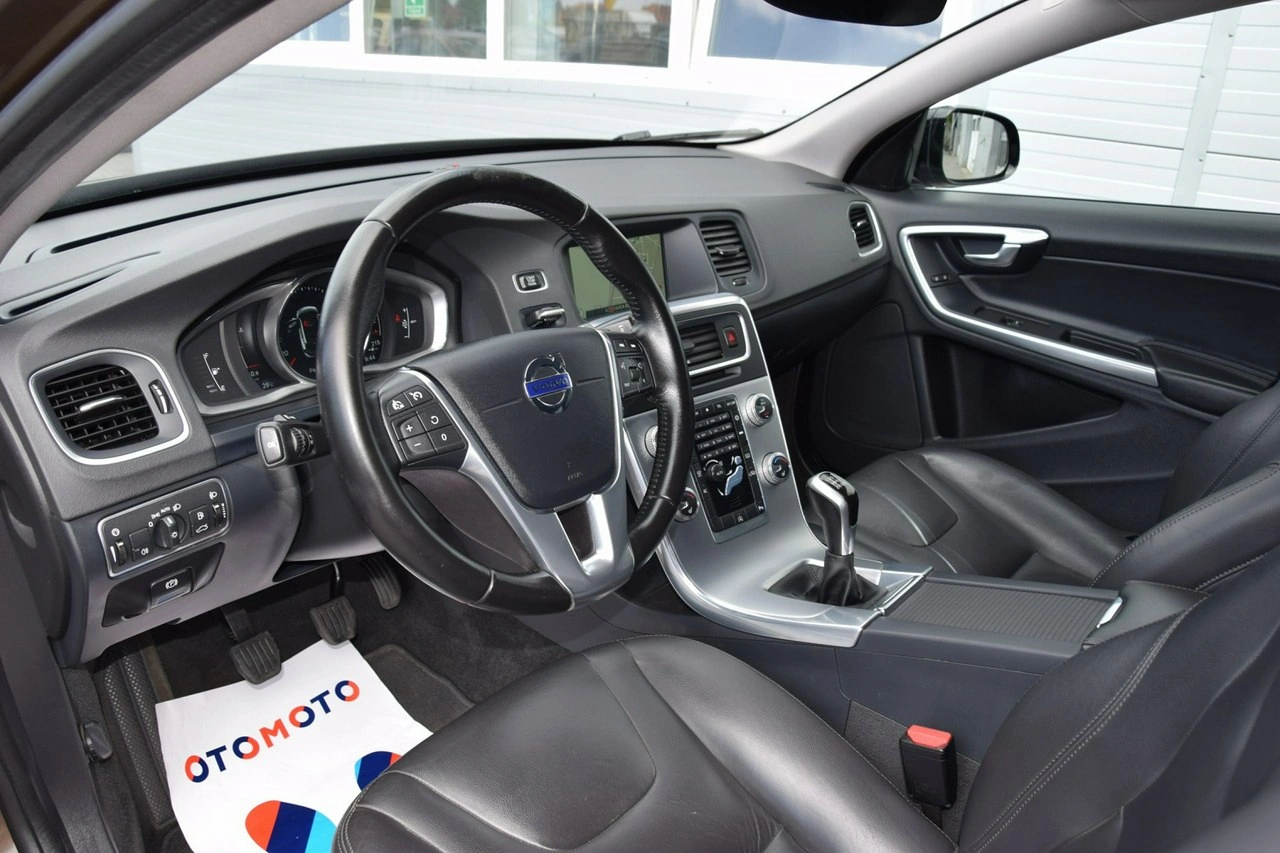 Volvo V60 Cross Country - Zdjęcie 17