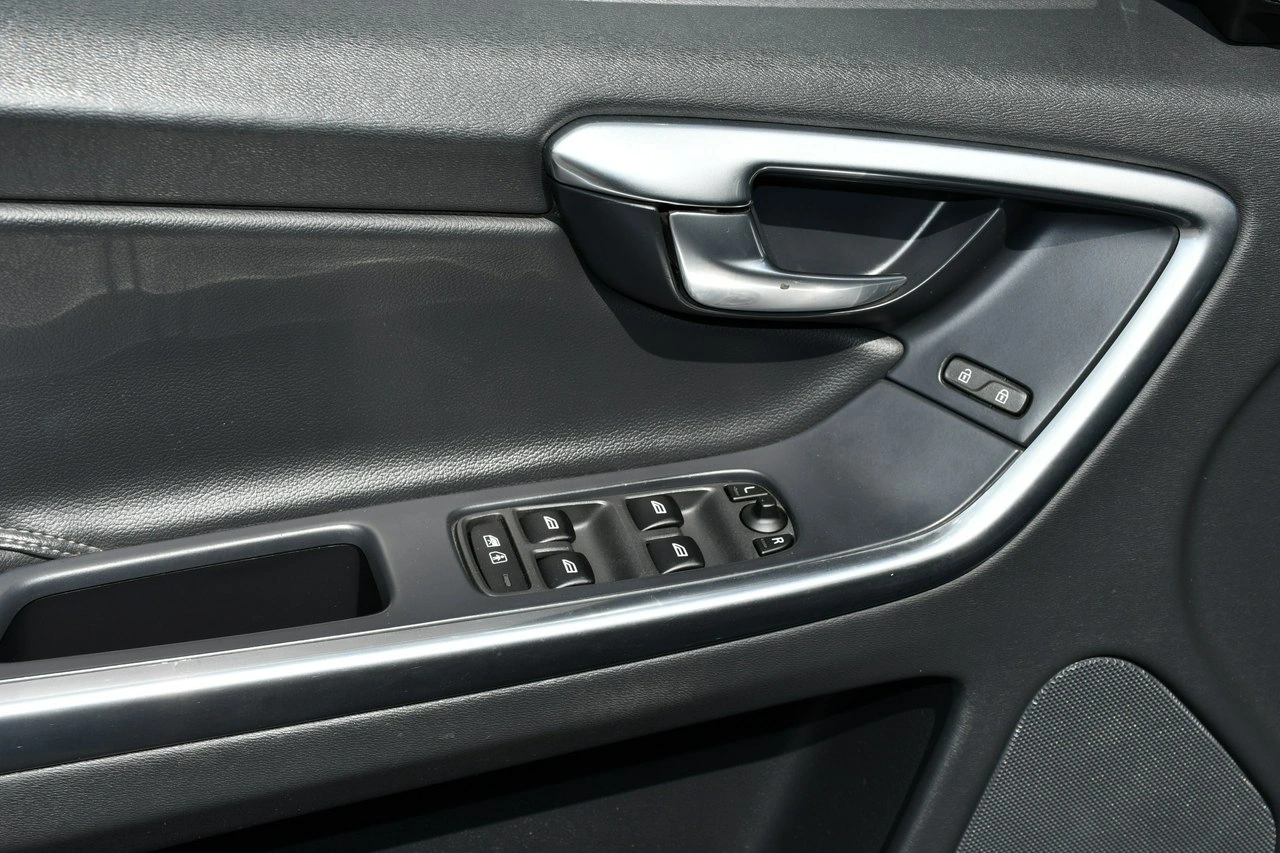 Volvo XC 60 - Zdjęcie 35