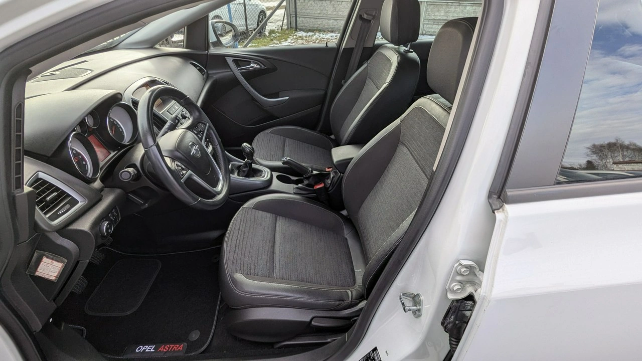 Opel Astra - Zdjęcie 10