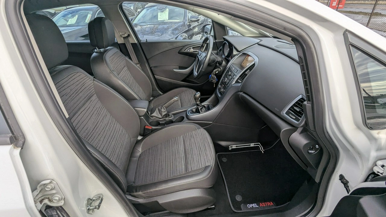 Opel Astra - Zdjęcie 15
