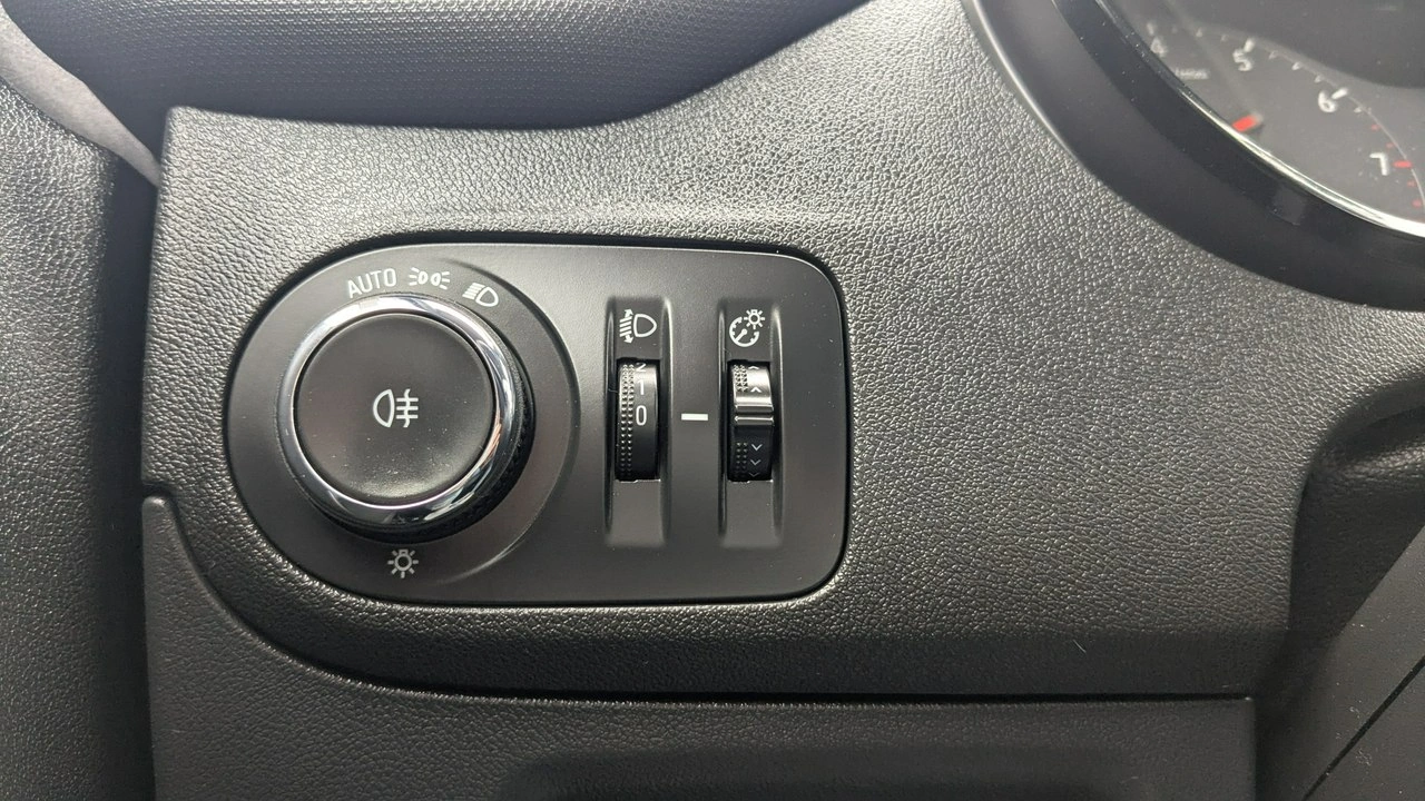 Opel Crossland X - Zdjęcie 25