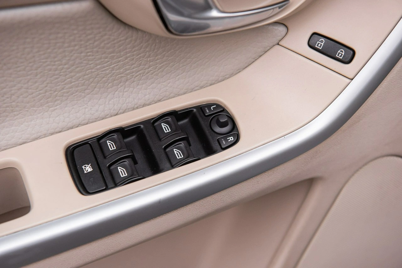 Volvo XC 60 - Zdjęcie 25