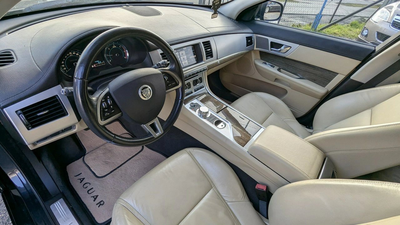 Jaguar XF - Zdjęcie 14