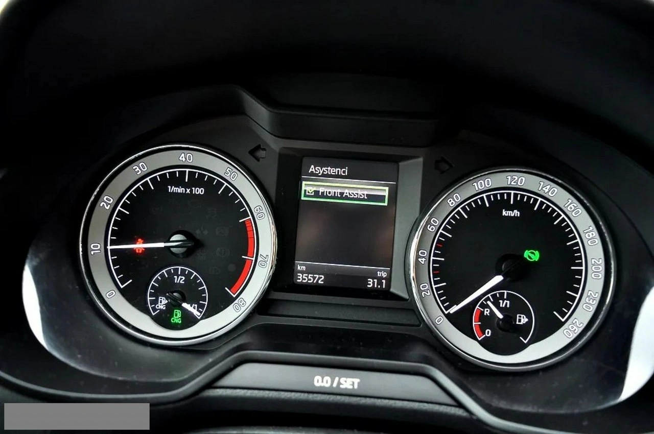 Skoda Octavia - Zdjęcie 18