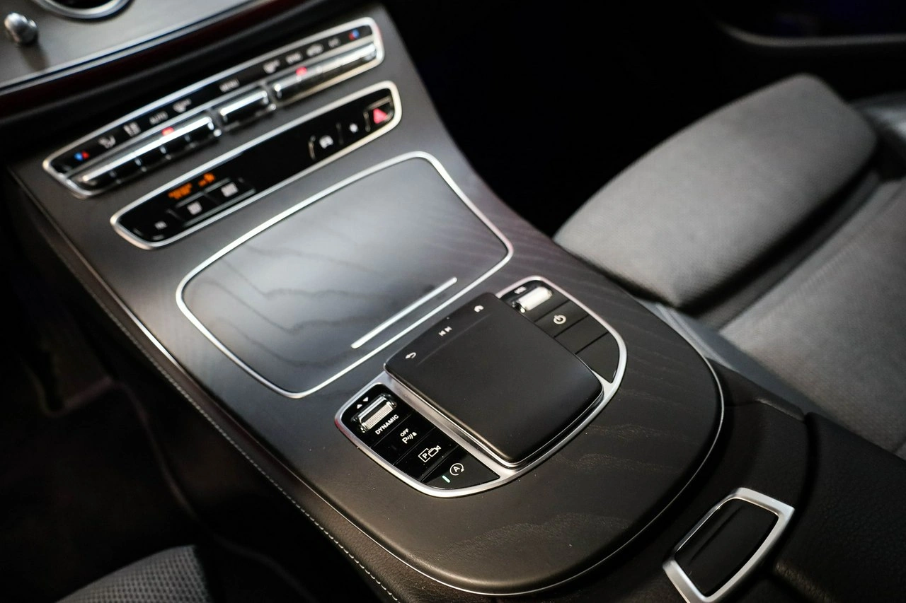 Mercedes E 220 - Zdjęcie 23