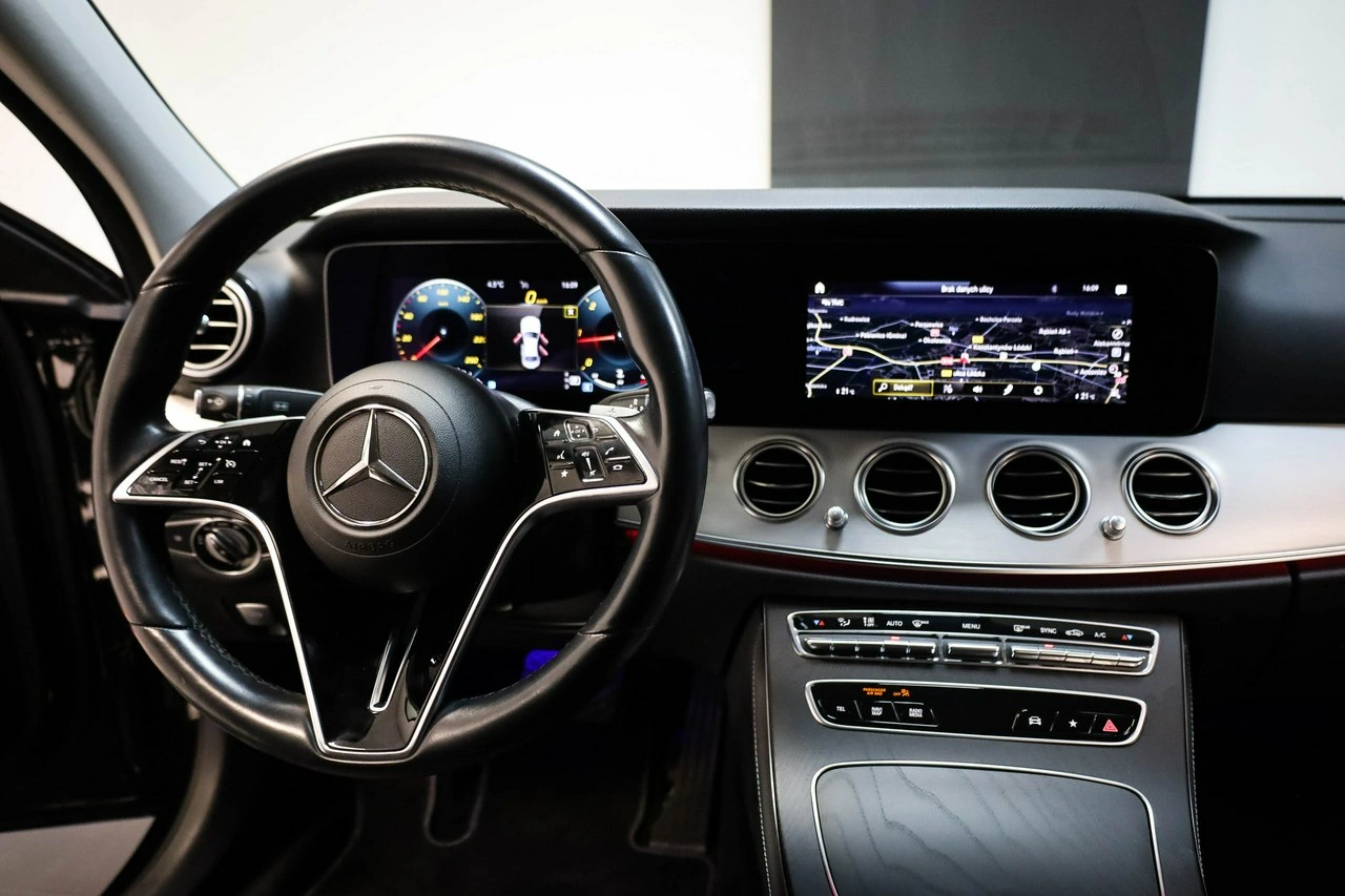 Mercedes E 220 - Zdjęcie 26