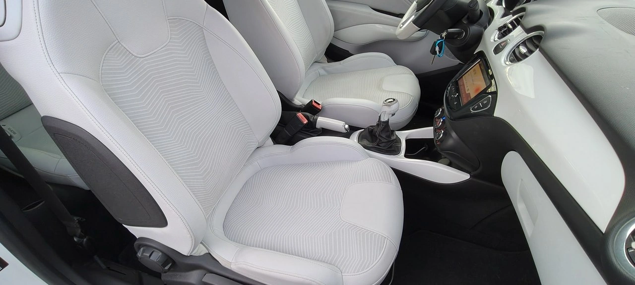 Opel Adam - Zdjęcie 11