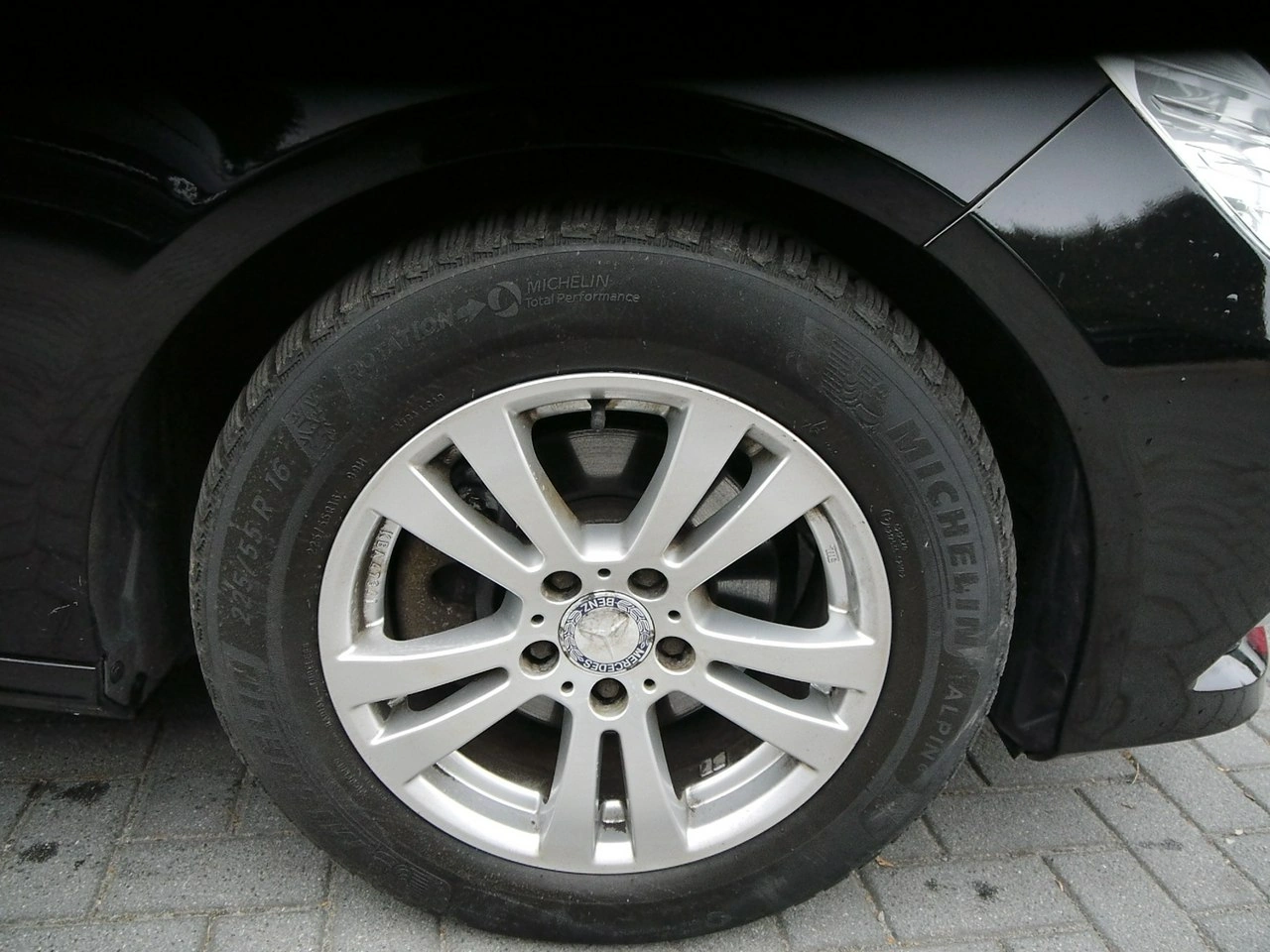 Mercedes E 220 - Zdjęcie 15