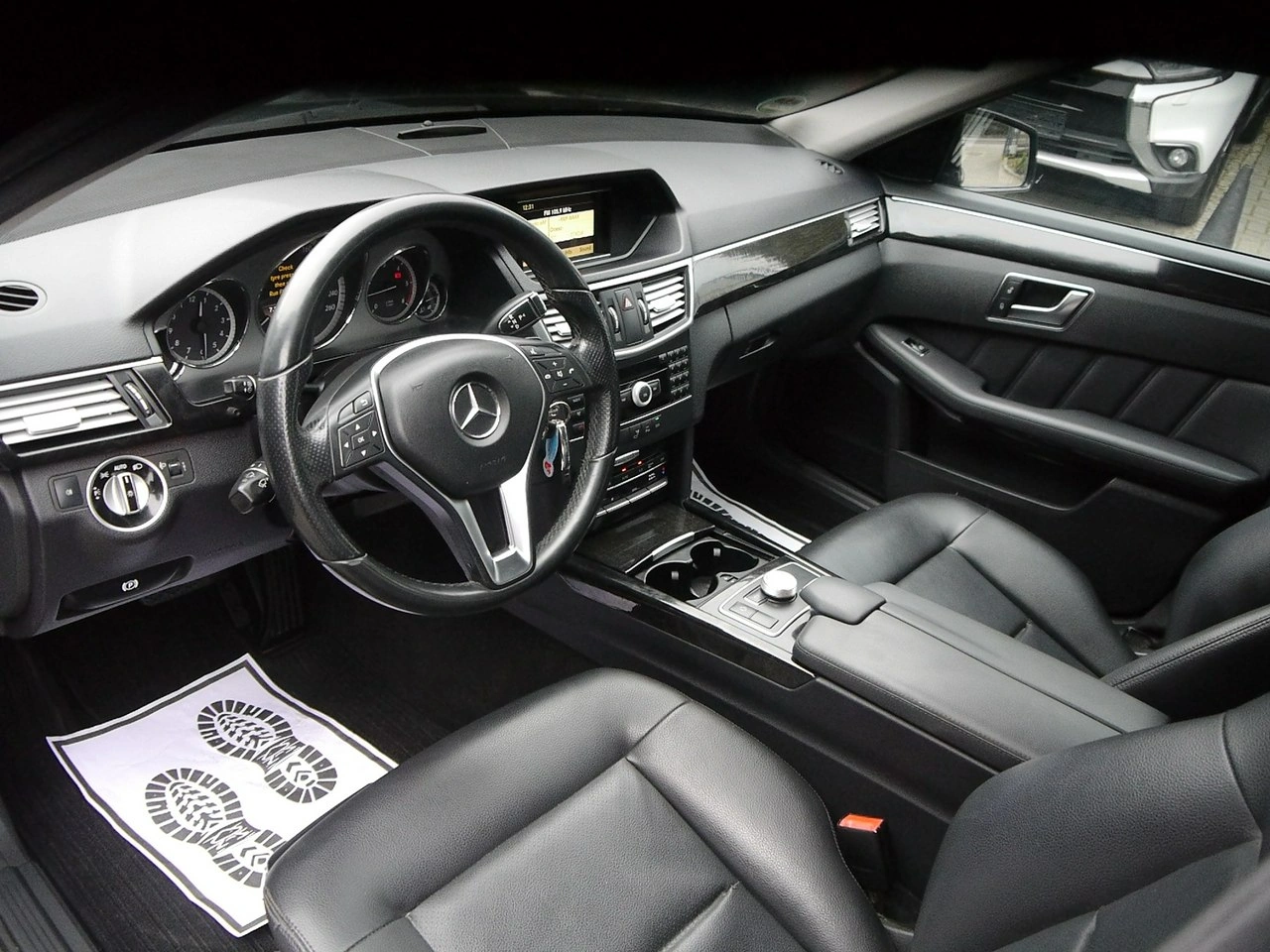 Mercedes E 220 - Zdjęcie 15