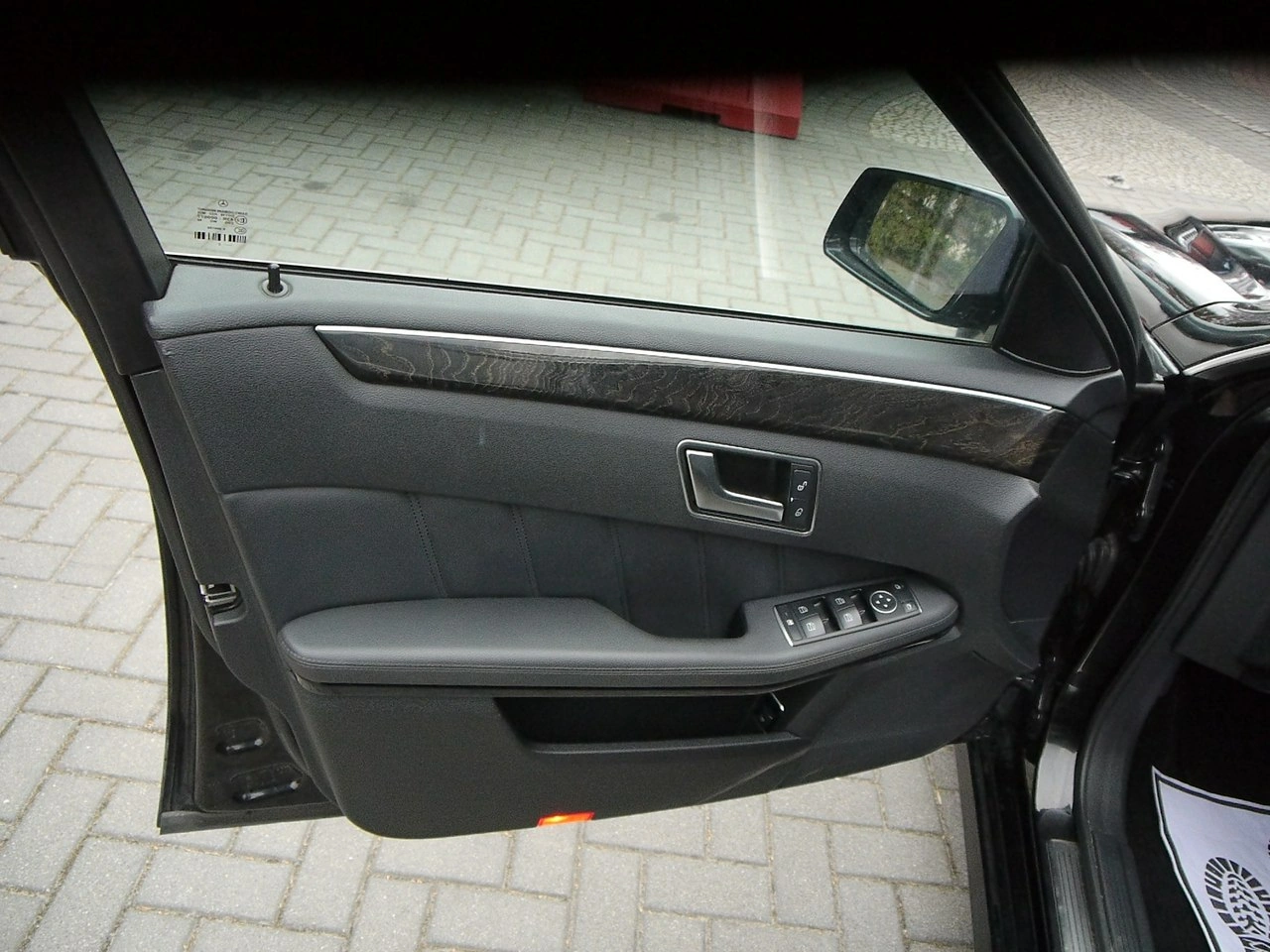 Mercedes E 220 - Zdjęcie 30