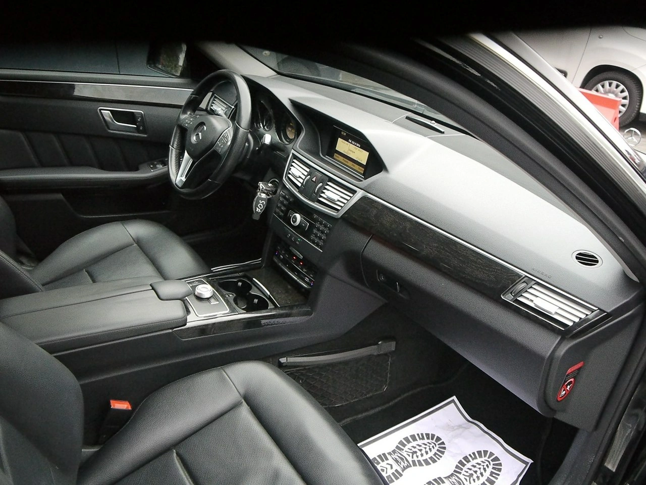 Mercedes E 220 - Zdjęcie 25