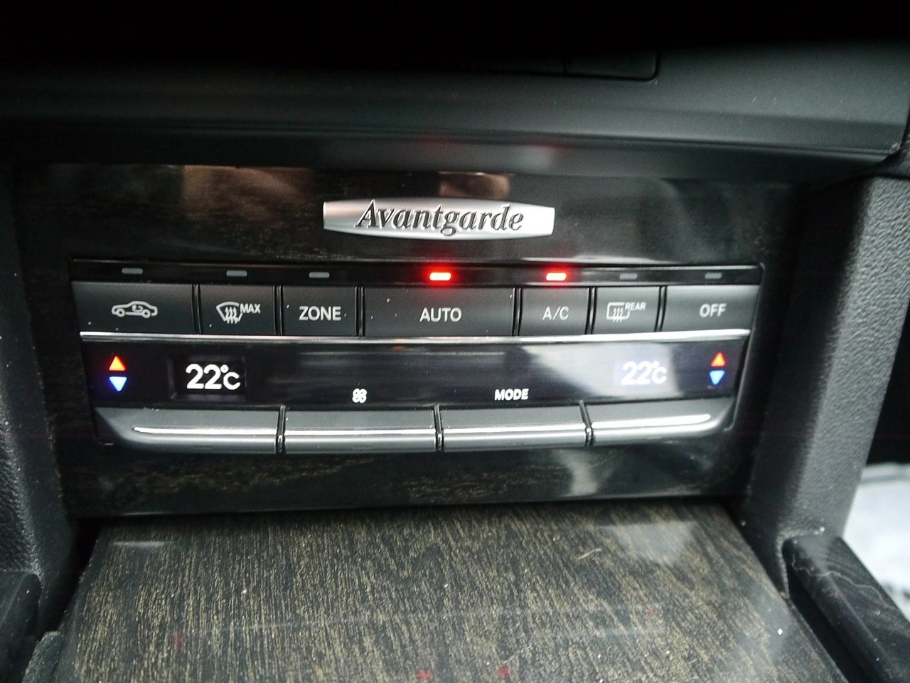 Mercedes E 220 - Zdjęcie 22
