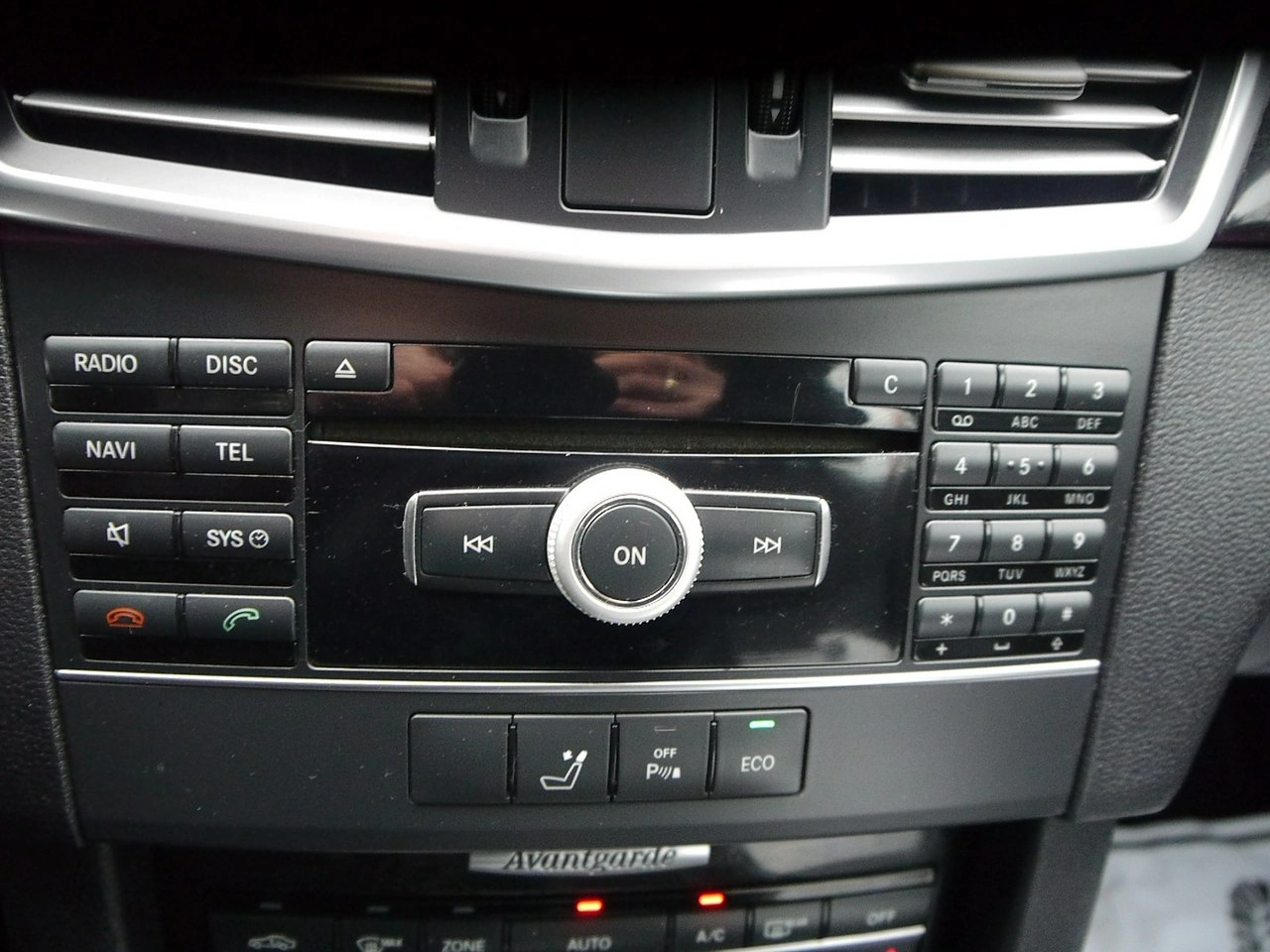 Mercedes E 220 - Zdjęcie 21