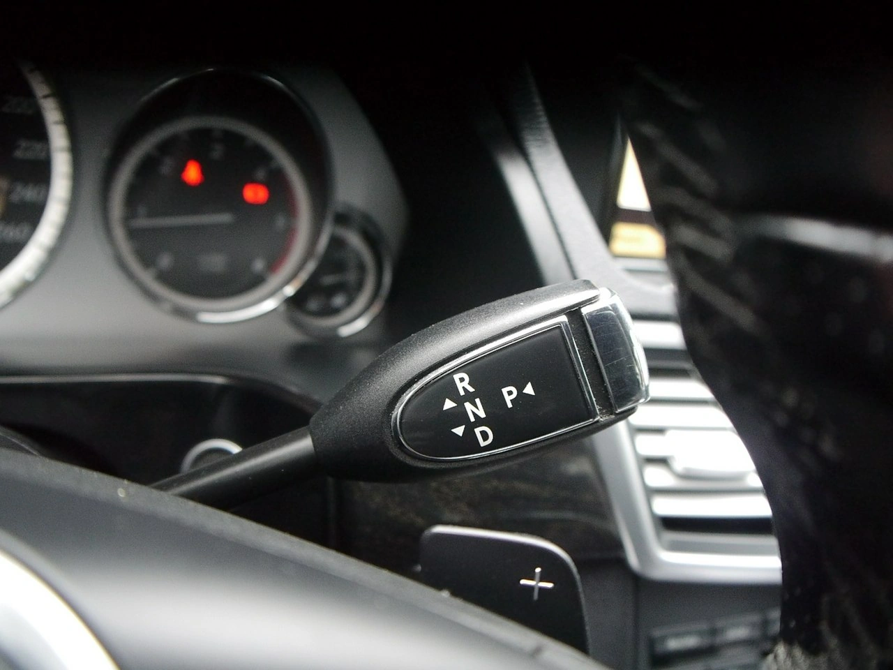 Mercedes E 220 - Zdjęcie 33