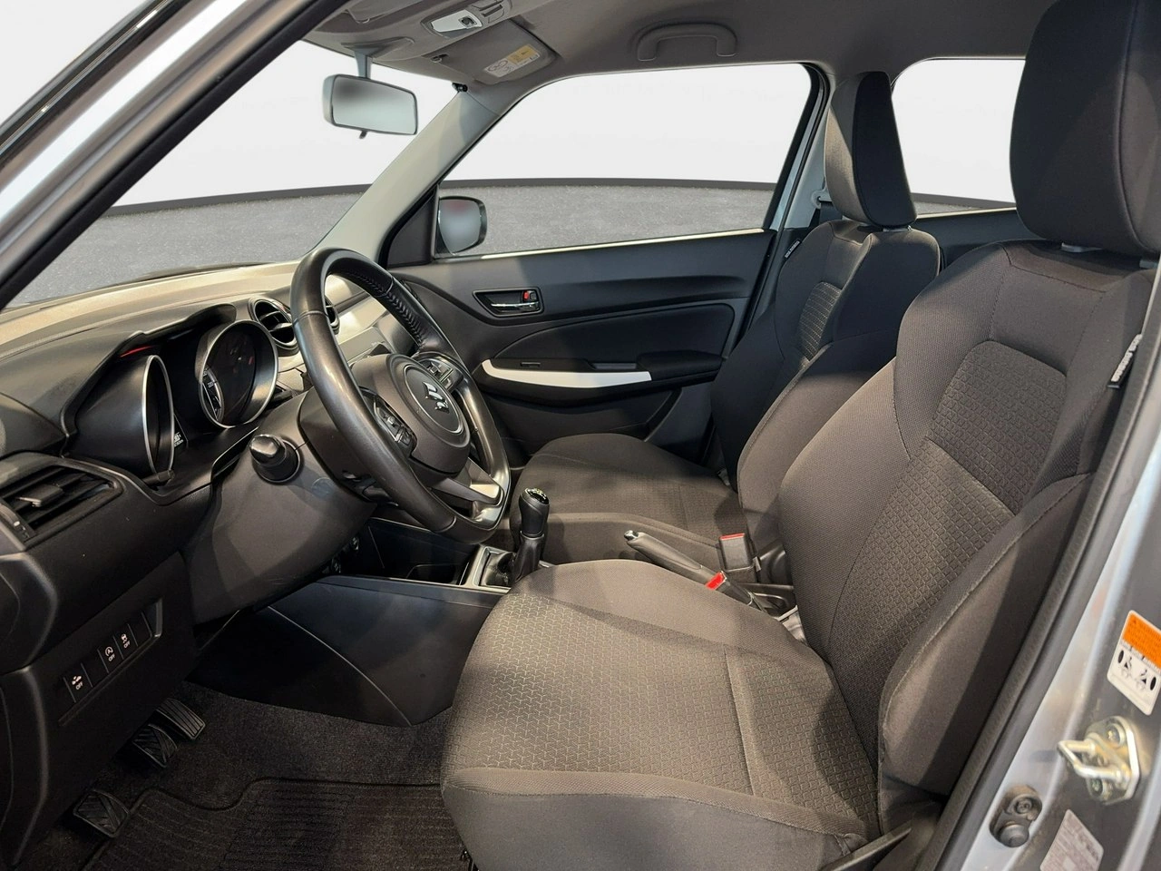 Suzuki Swift - Zdjęcie 13