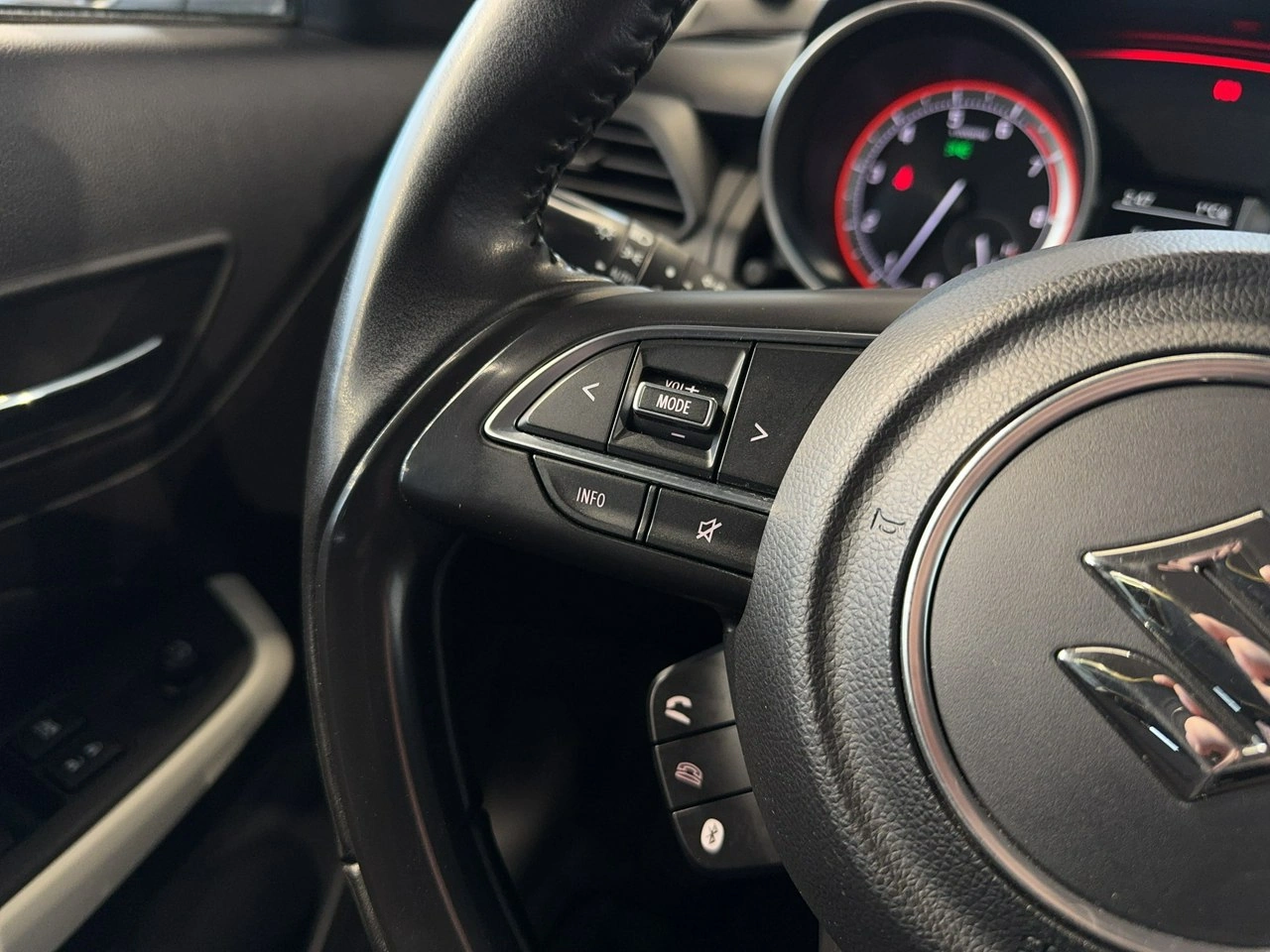 Suzuki Swift - Zdjęcie 18