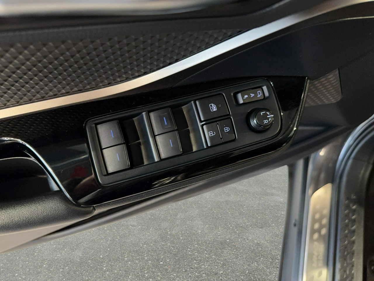 Toyota C-HR - Zdjęcie 16