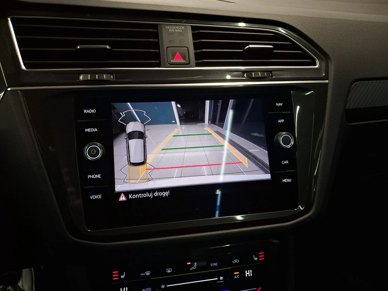 Volkswagen Tiguan - Zdjęcie 19