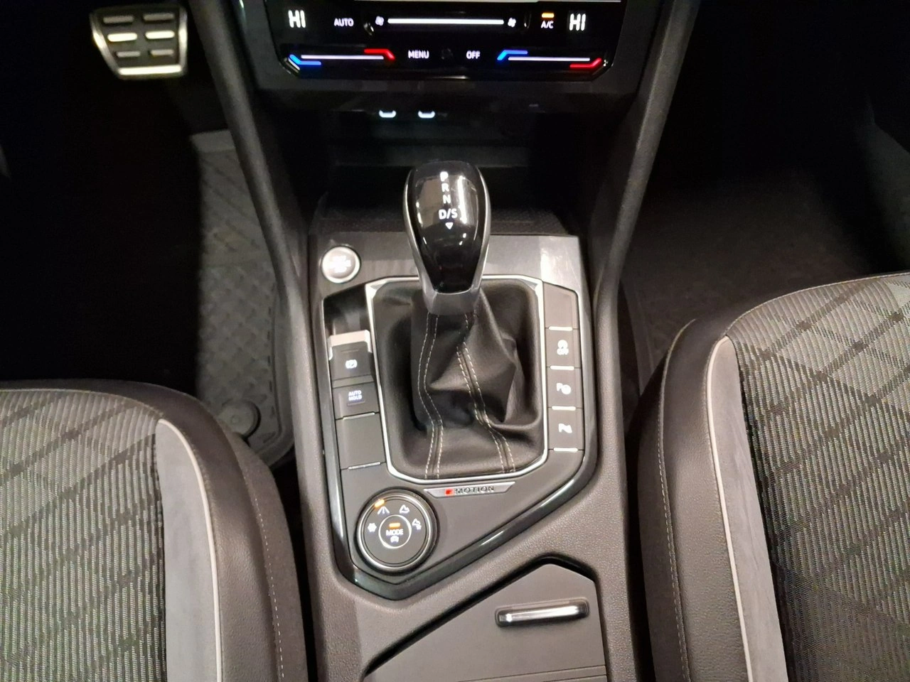 Volkswagen Tiguan - Zdjęcie 21