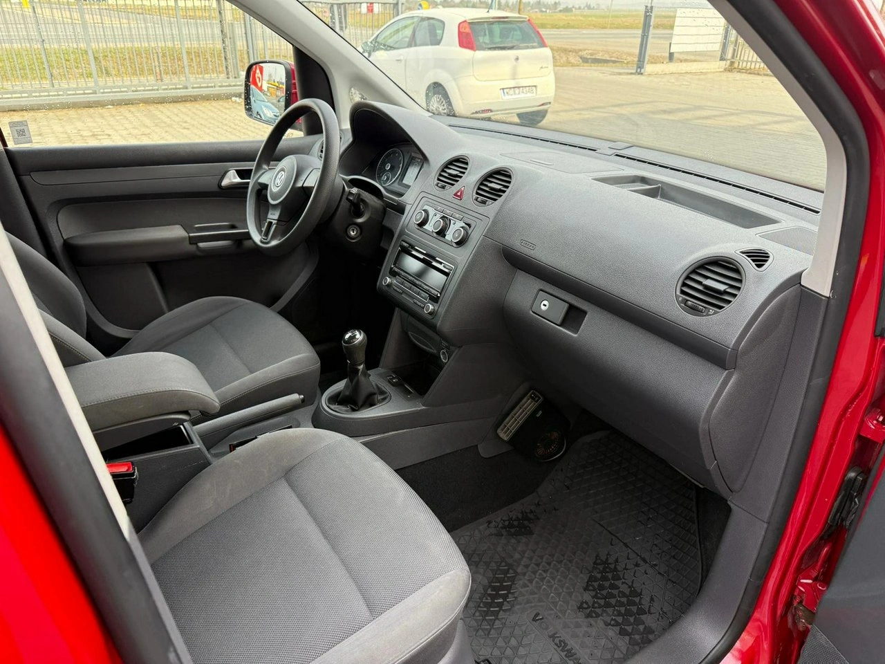 Volkswagen Caddy - Zdjęcie 8