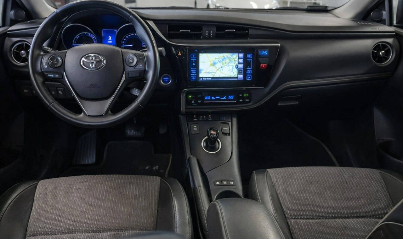Toyota Auris - Zdjęcie 14
