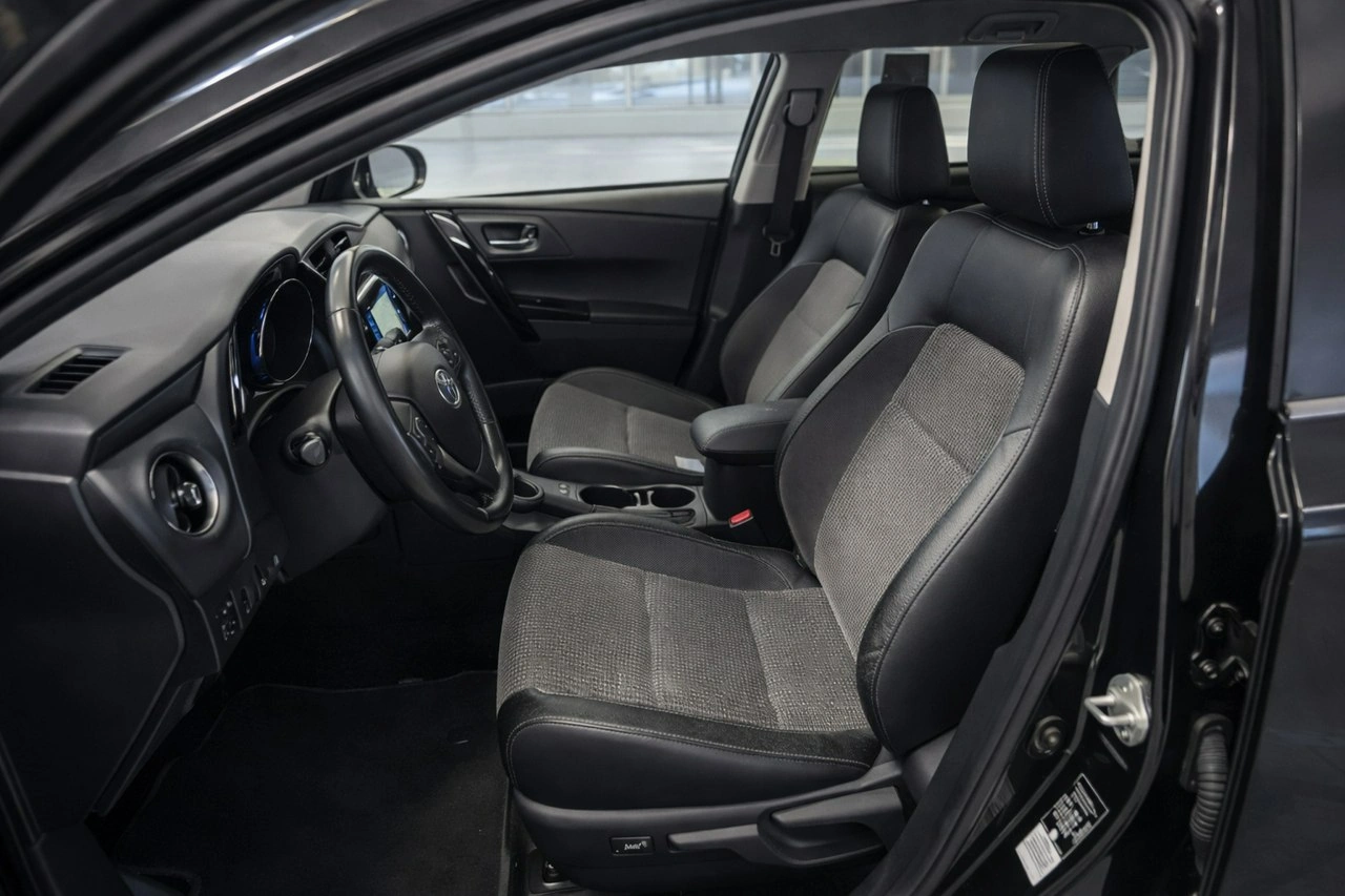 Toyota Auris - Zdjęcie 4