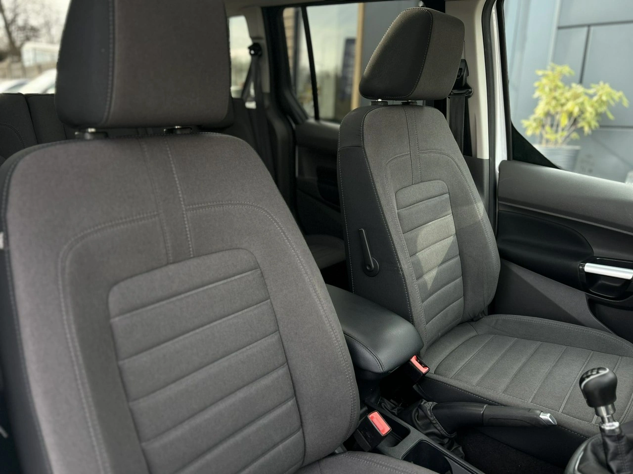 Ford Tourneo Connect - Zdjęcie 12