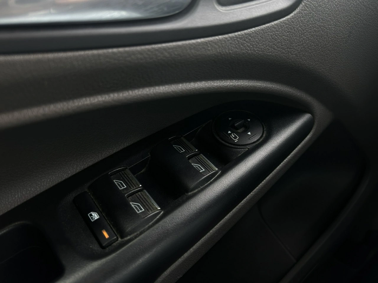 Ford Tourneo Connect - Zdjęcie 32