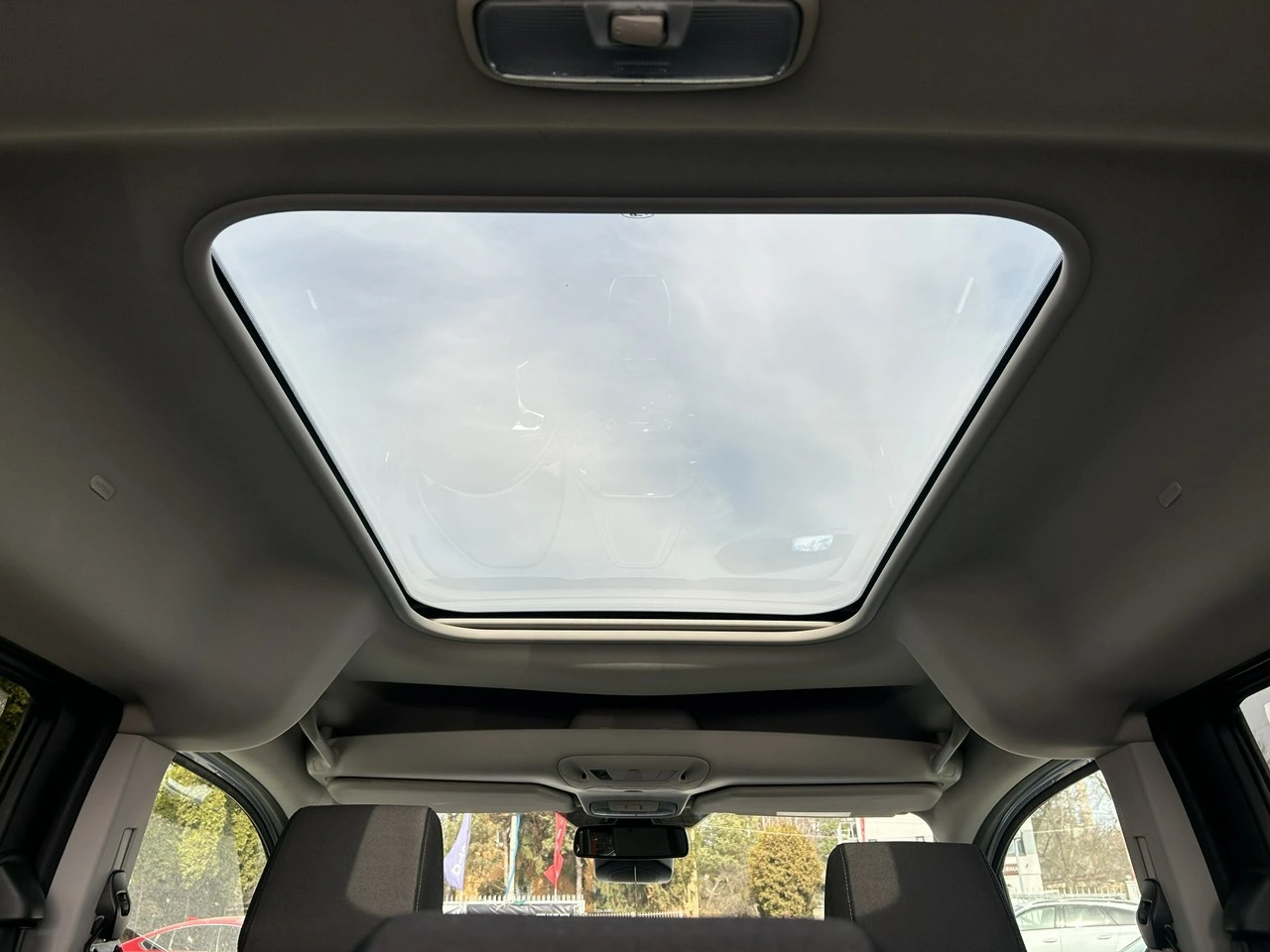 Ford Tourneo Connect - Zdjęcie 38