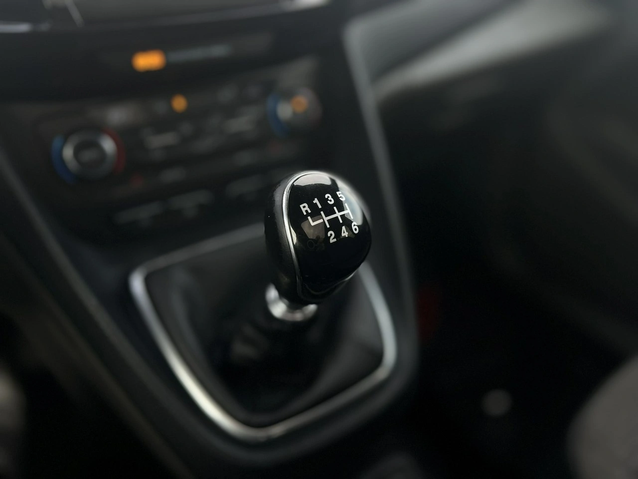 Ford Tourneo Connect - Zdjęcie 13