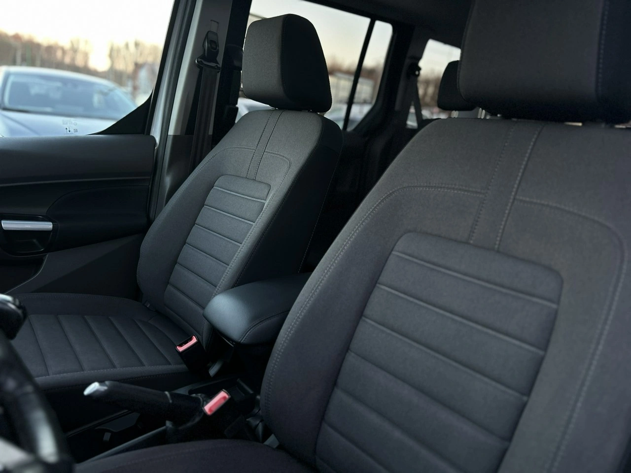 Ford Tourneo Connect - Zdjęcie 11