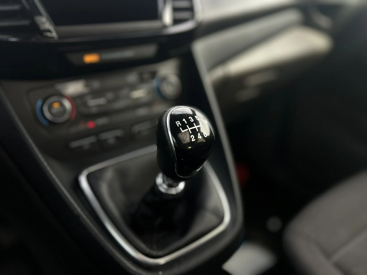 Ford Tourneo Connect - Zdjęcie 12