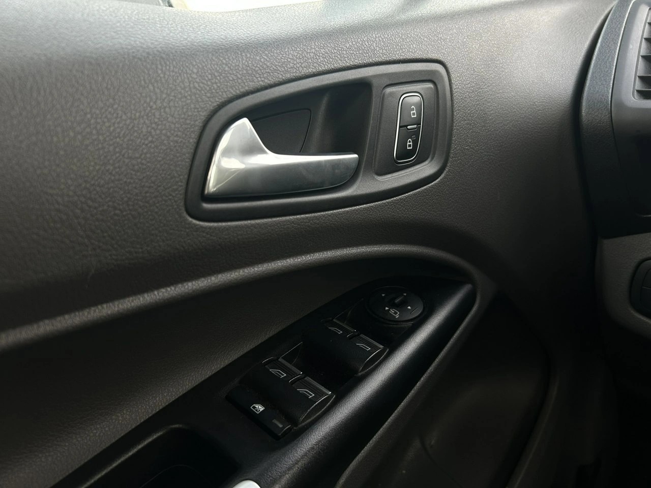 Ford Tourneo Connect - Zdjęcie 13