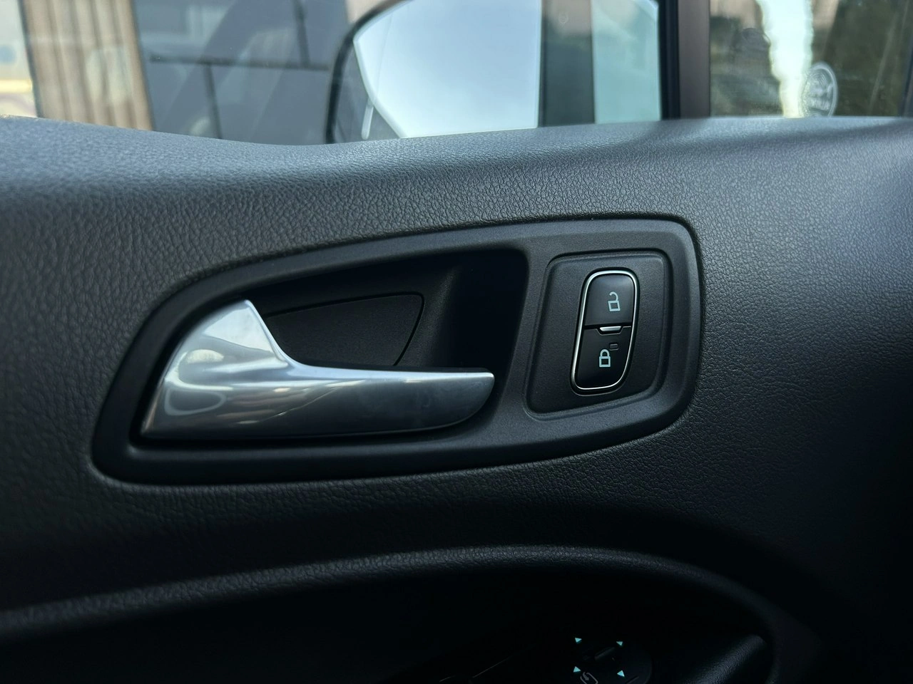 Ford Tourneo Connect - Zdjęcie 31