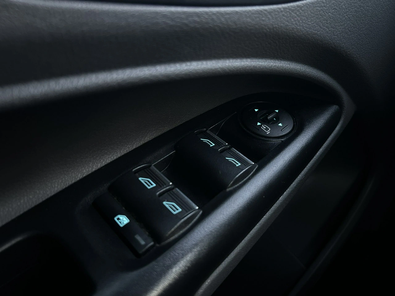 Ford Tourneo Connect - Zdjęcie 32