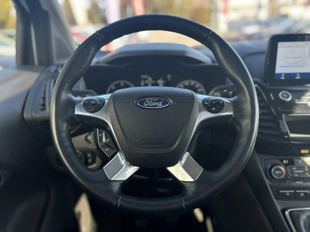 Ford Tourneo Connect - Zdjęcie 17
