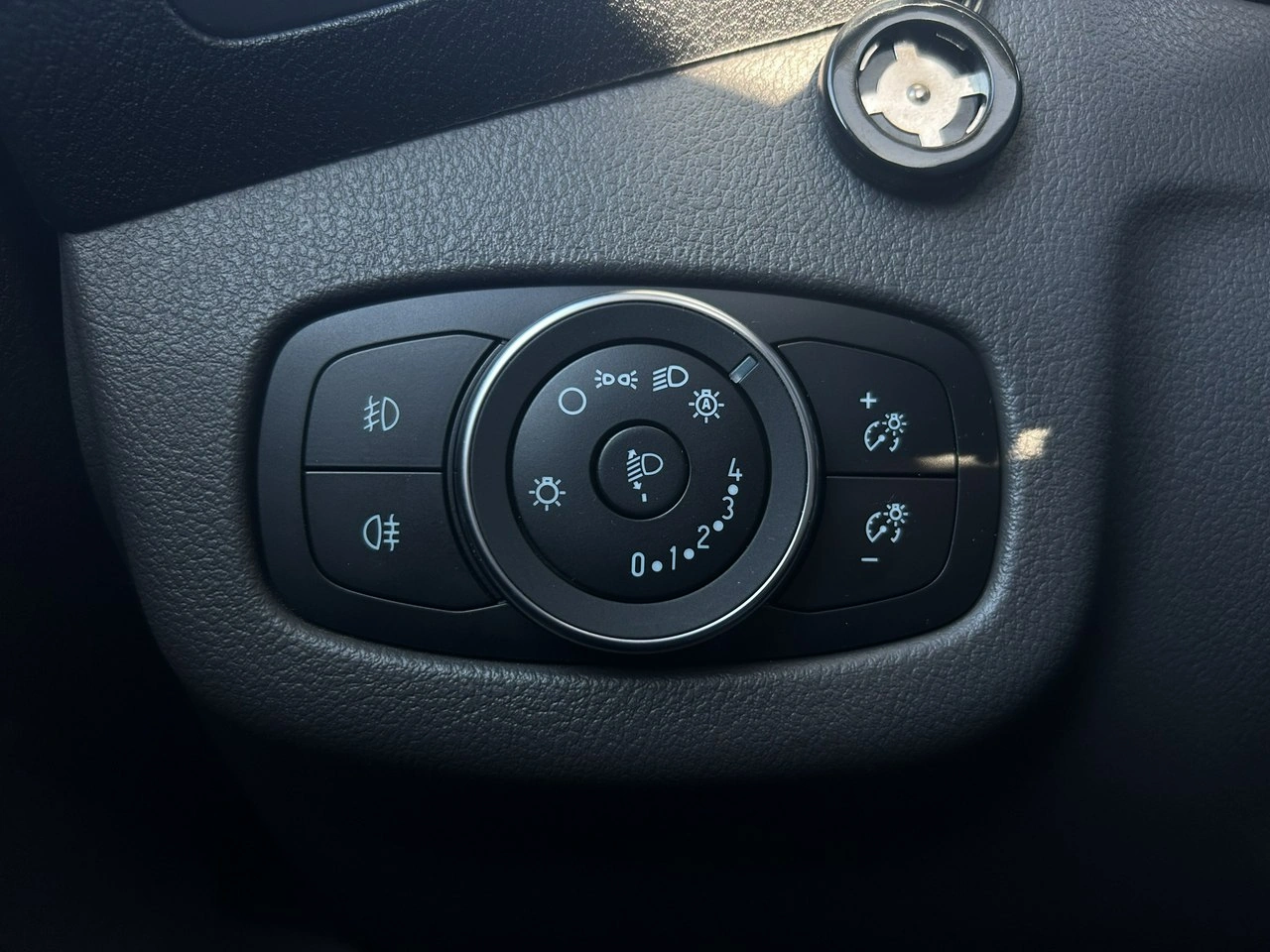 Ford Tourneo Connect - Zdjęcie 37