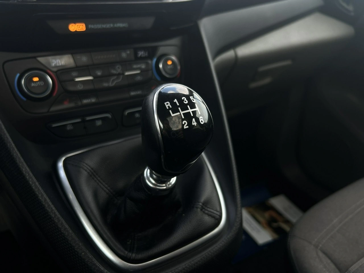 Ford Tourneo Connect - Zdjęcie 14