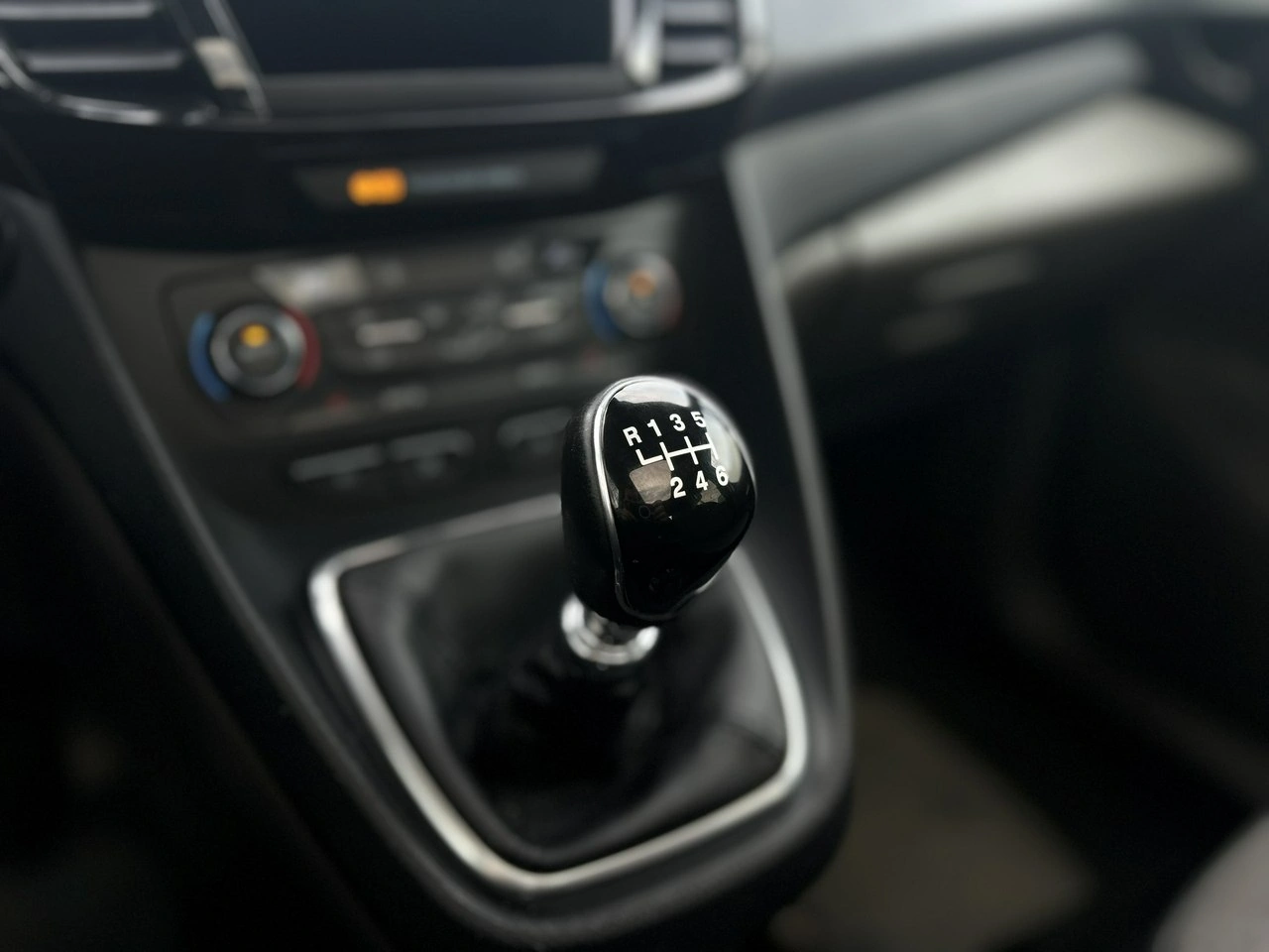 Ford Tourneo Connect - Zdjęcie 15