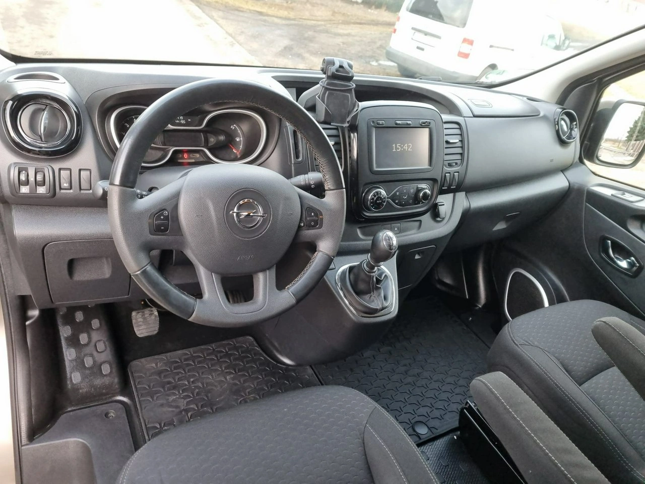 Opel Vivaro - Zdjęcie 16