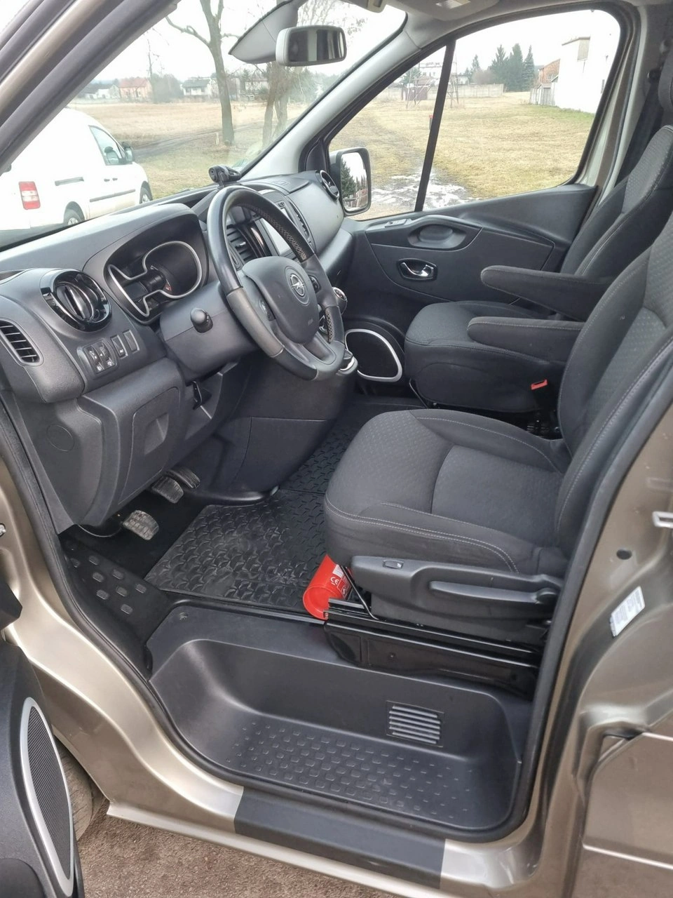 Opel Vivaro - Zdjęcie 8