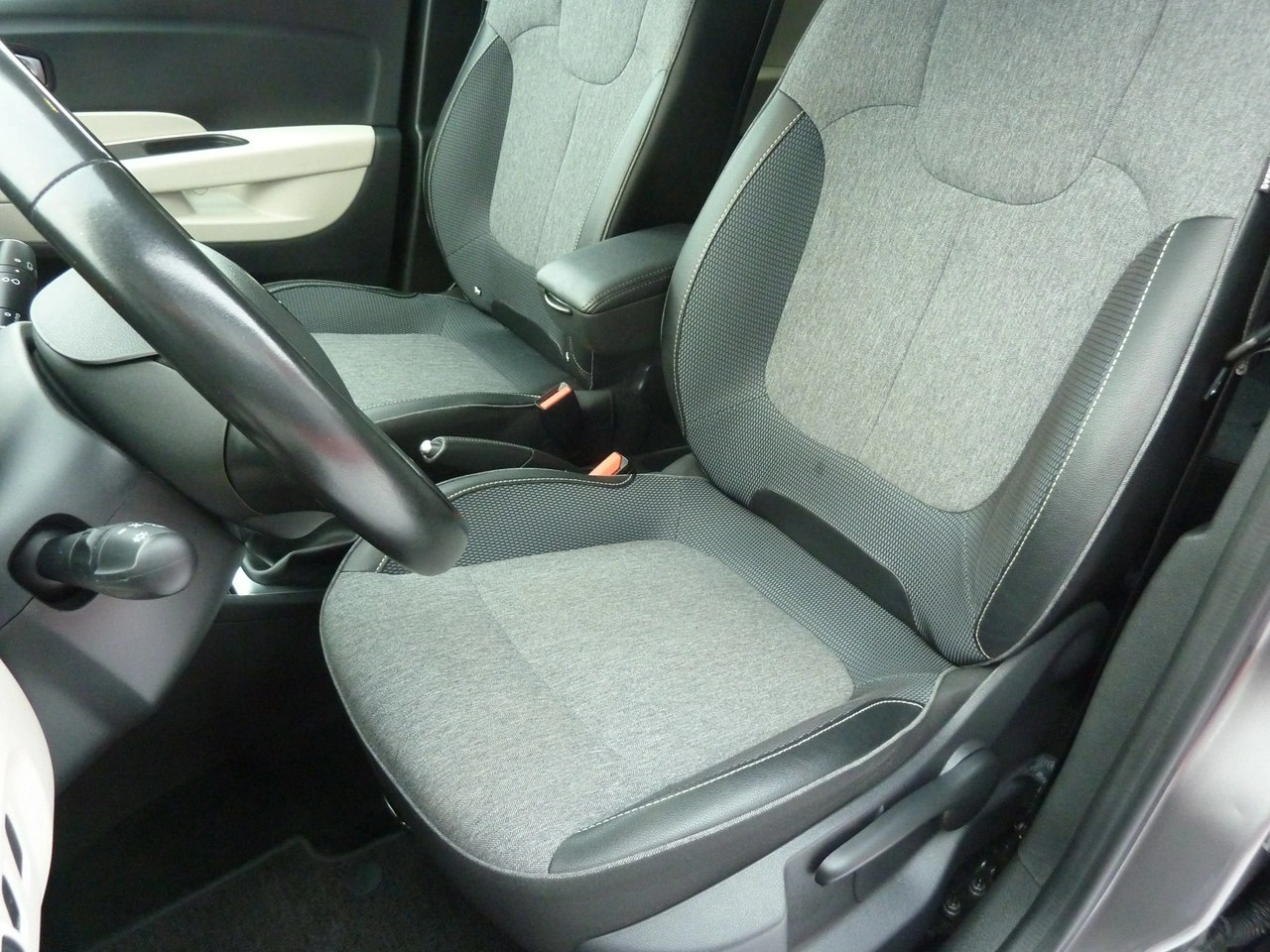 Renault Captur - Zdjęcie 10