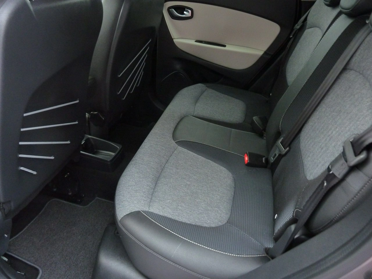 Renault Captur - Zdjęcie 12