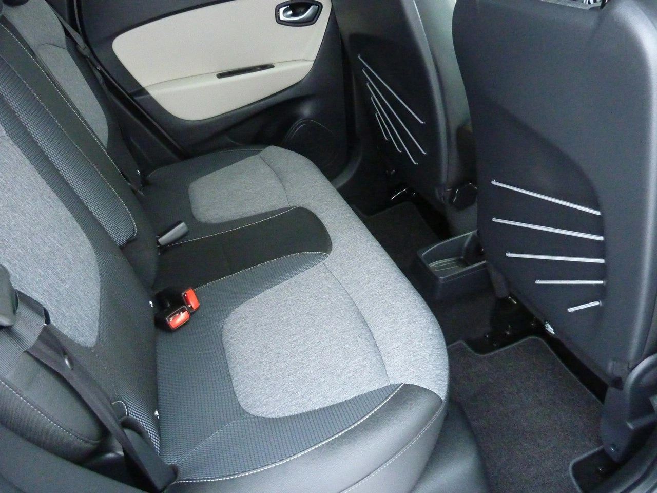 Renault Captur - Zdjęcie 13