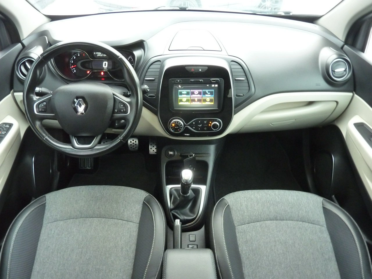 Renault Captur - Zdjęcie 19