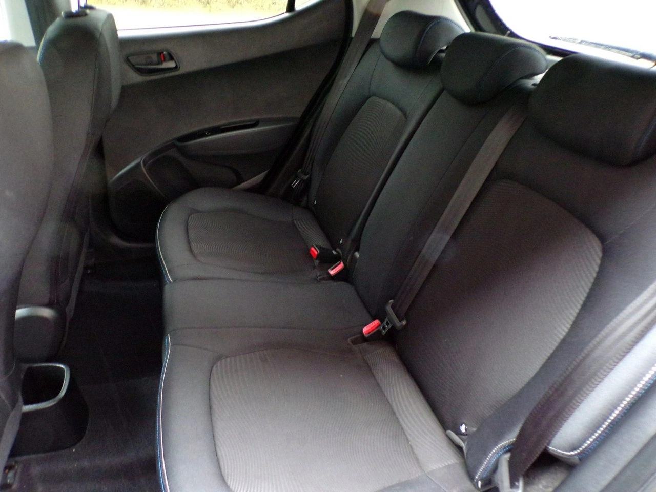 Hyundai i10 - Zdjęcie 25