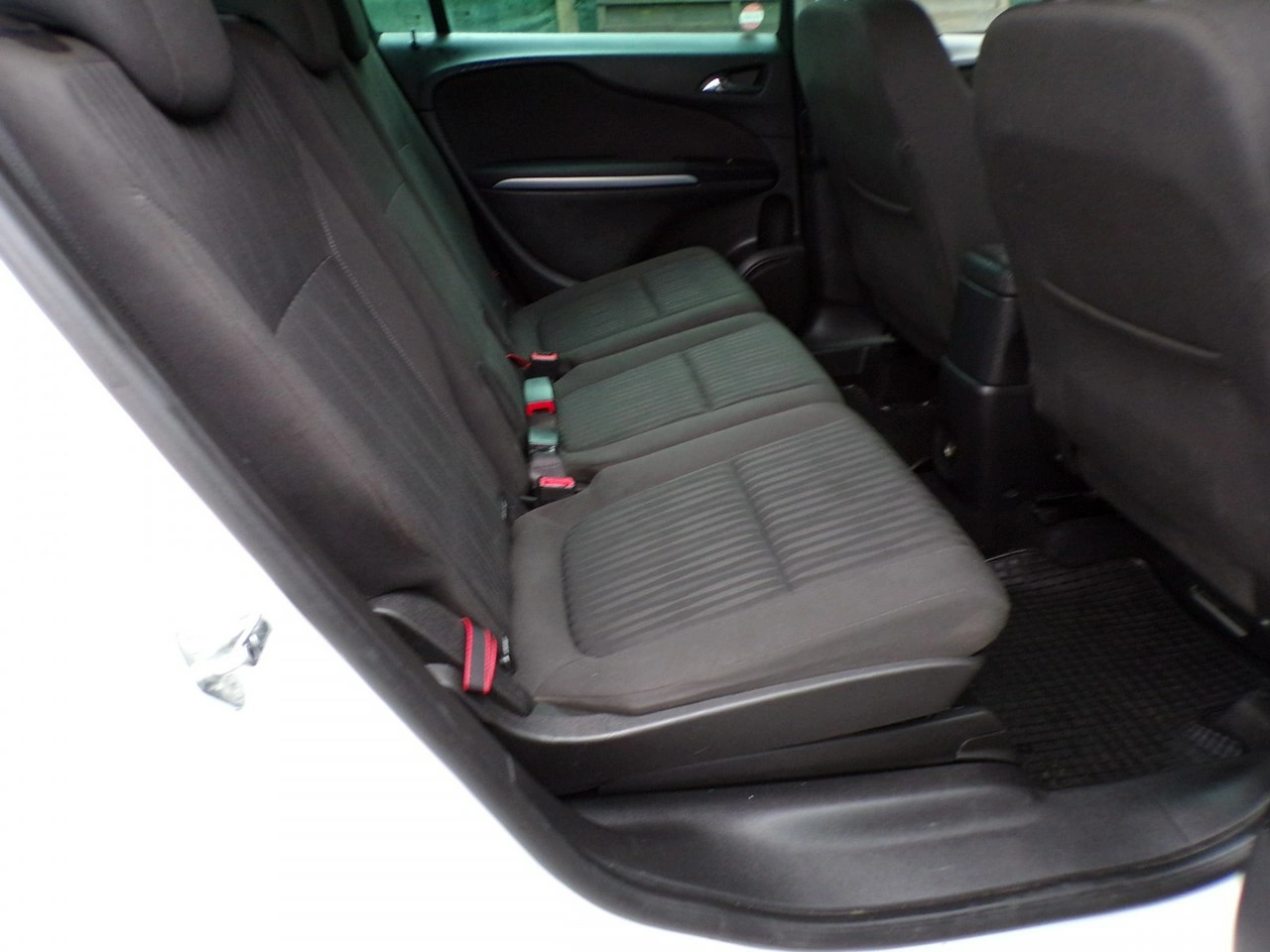 Opel Zafira - Zdjęcie 17