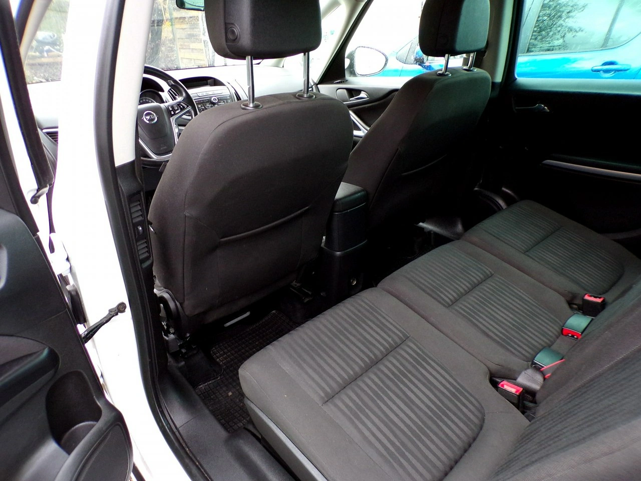 Opel Zafira - Zdjęcie 21