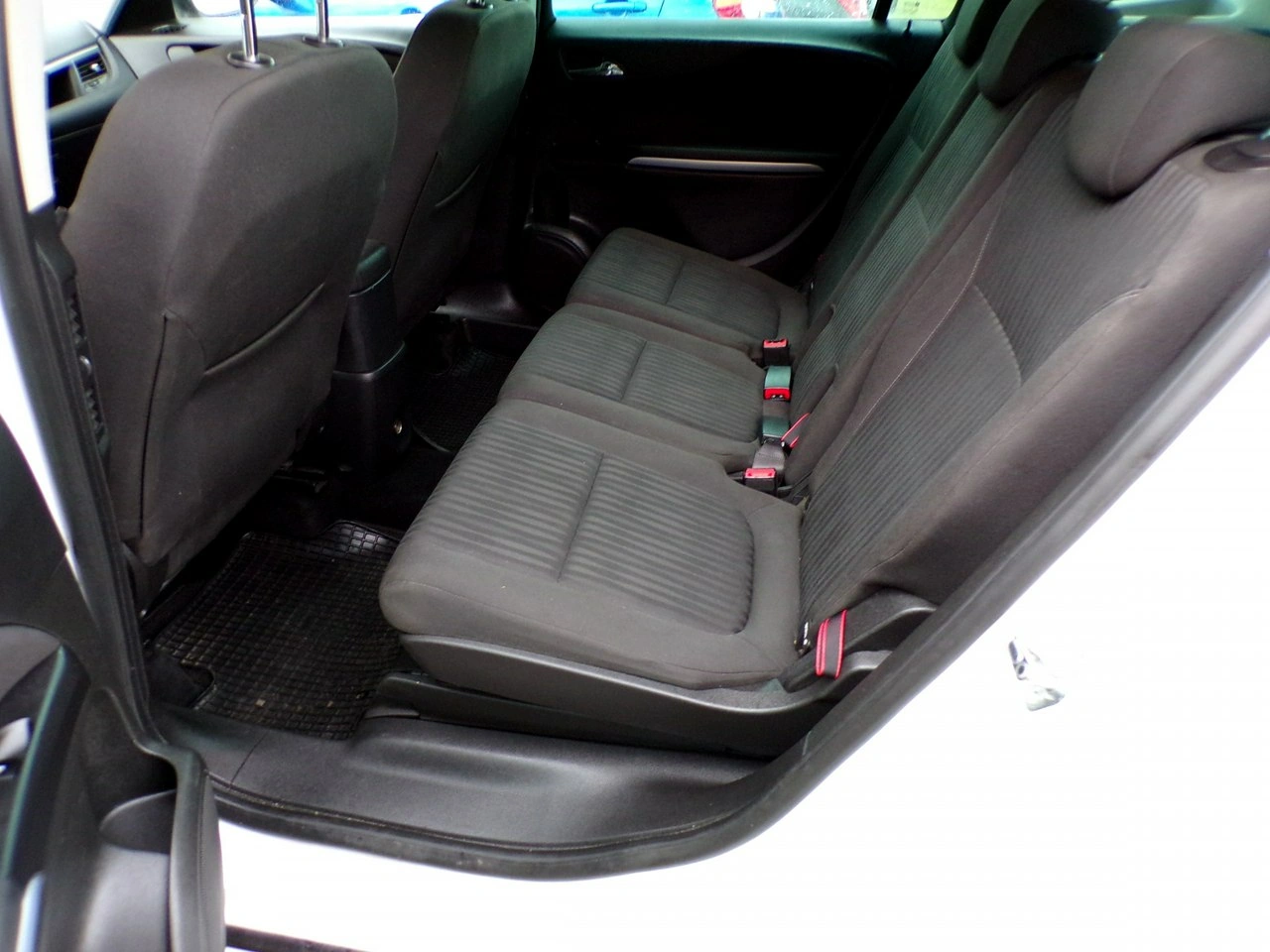 Opel Zafira - Zdjęcie 22