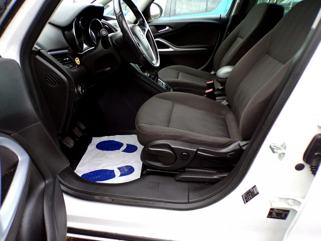 Opel Zafira - Zdjęcie 25